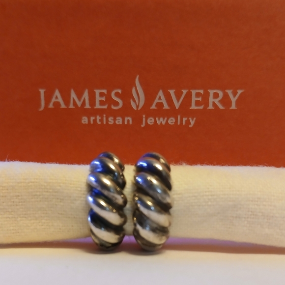 Retired James Avery Fluted Loop Ear Posts - Picture 13 of 13
